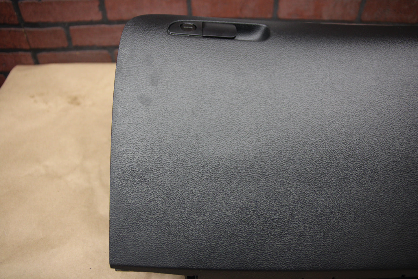 15-23 DODGE CHALLENGER CHARGER HELLCAT FRONT RIGHT LOWER DASHBOARD GLOVE BOX OEM