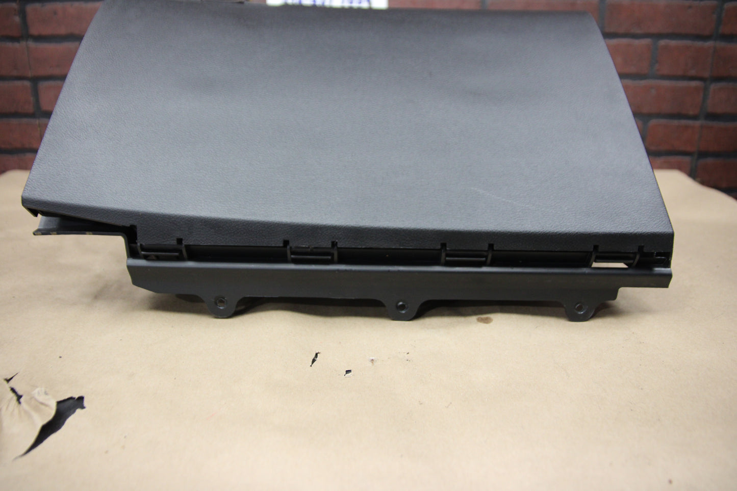 15-23 DODGE CHALLENGER CHARGER HELLCAT FRONT RIGHT LOWER DASHBOARD GLOVE BOX OEM