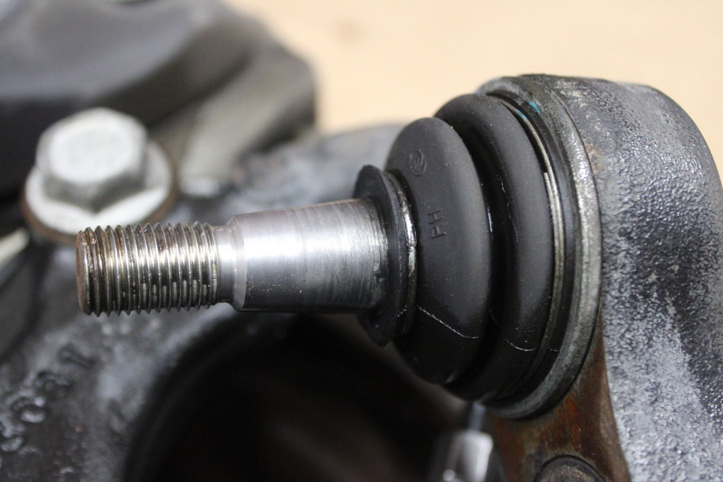 2008-2014 DODGE CHALLENGER SRT8 OEM FRONT PASSENGER RH SPINDLE KNUCKLE