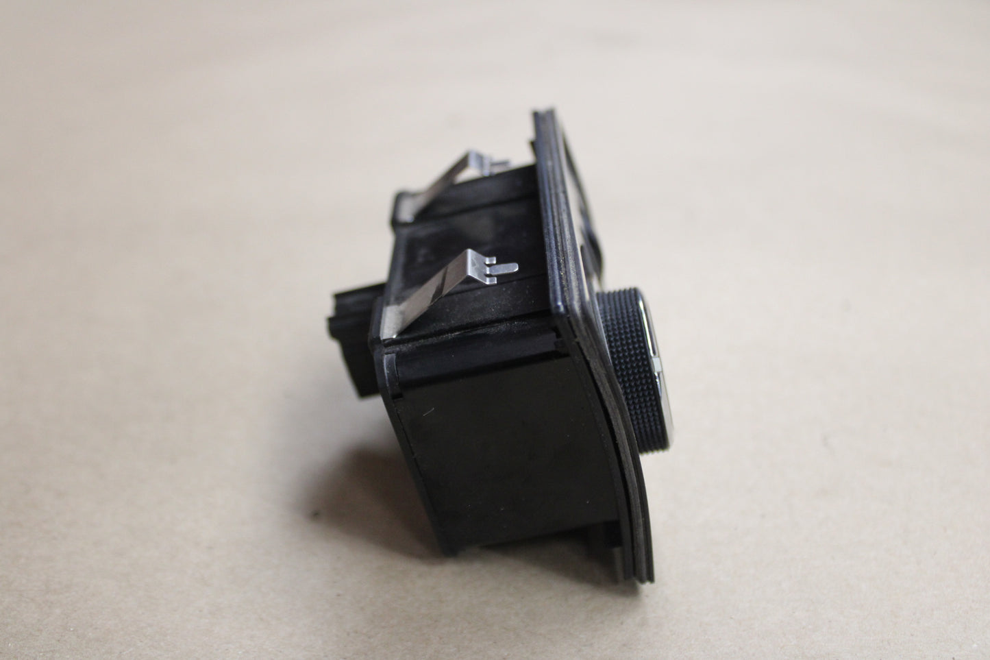 11-13 Jeep Grand Cherokee Head Light Headlight Headlamp Switch OEM 68029265AD