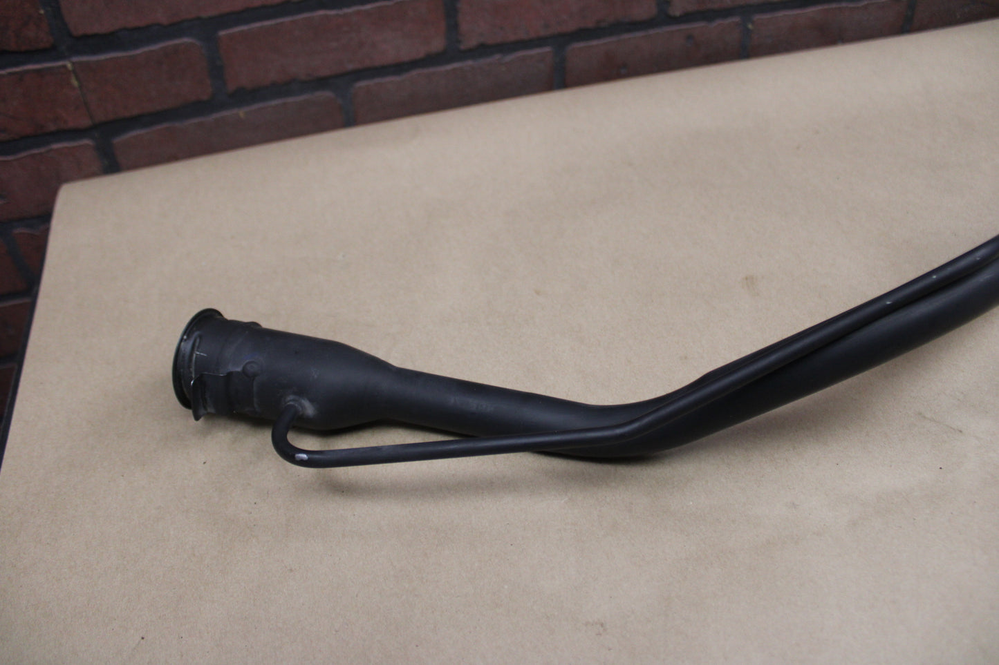 11-23 DODGE CHALLENGER SRT OEM FUEL GASOLINE TANK FILLER NECK HOSE TUBE