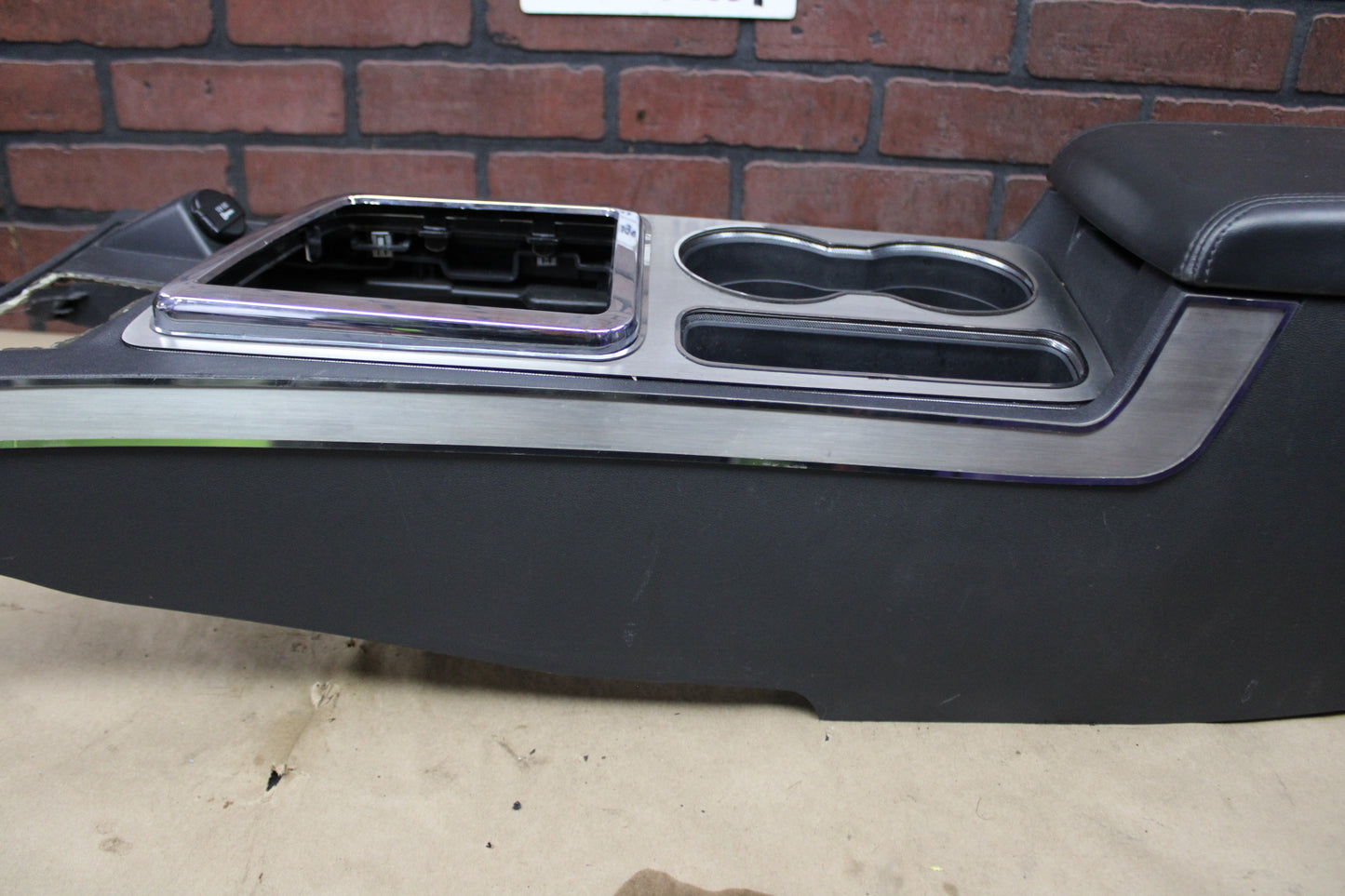2008-2014 Dodge Challenger SRT Black Center Console Assembly OEM w/ Cupholders