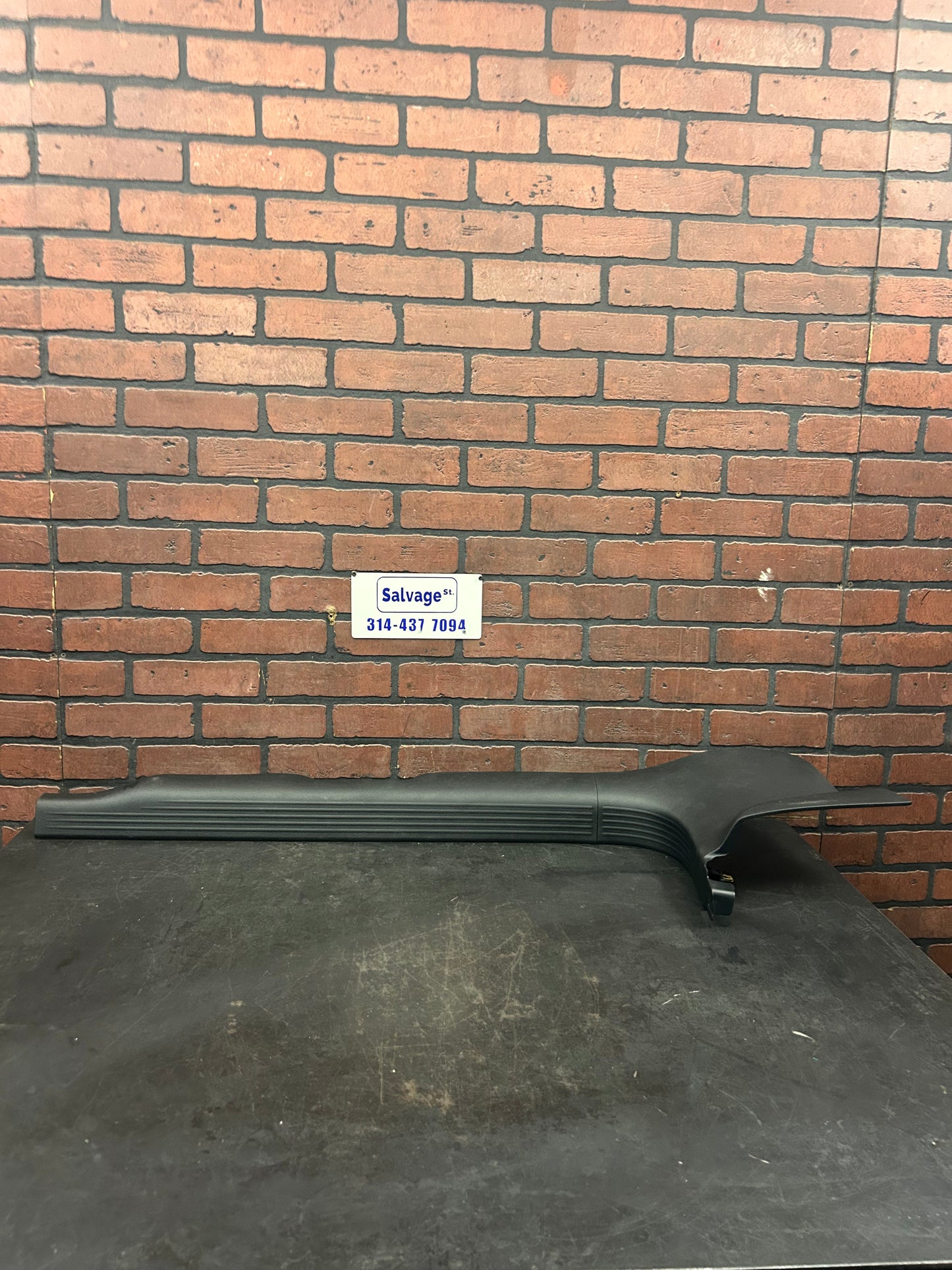 2015-23 DODGE CHALLENGER FRONT RIGHT SIDE DOOR SILL SCUFF PLATE TRIM COVER OEM