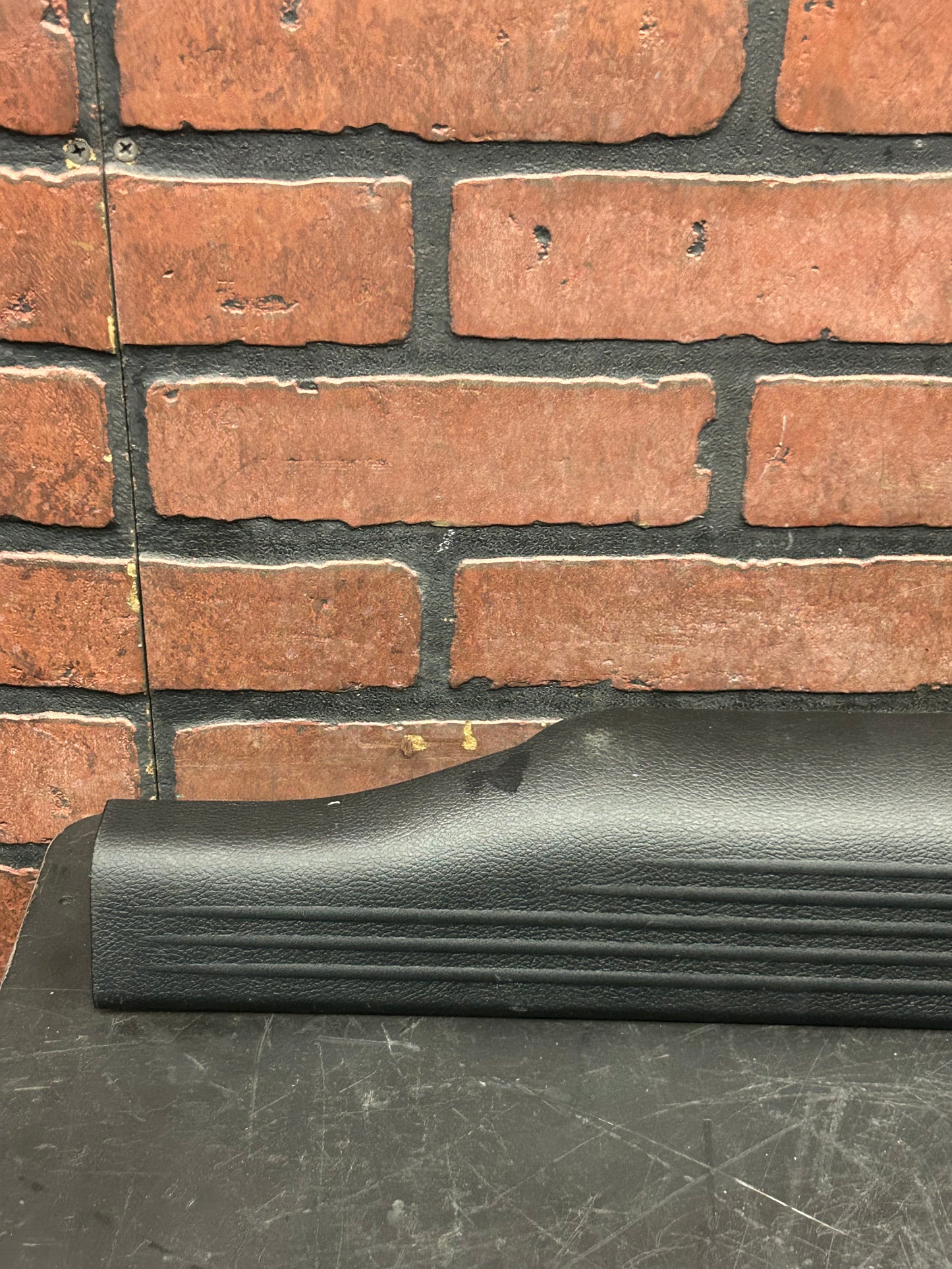 2015-23 DODGE CHALLENGER FRONT RIGHT SIDE DOOR SILL SCUFF PLATE TRIM COVER OEM