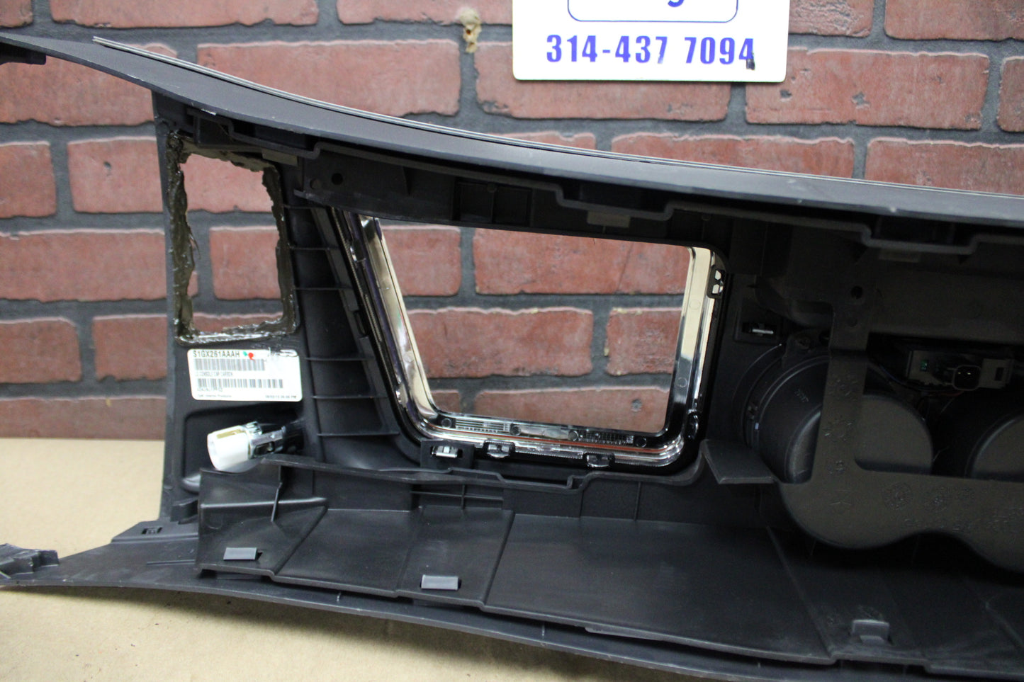 2008-2014 Dodge Challenger SRT Black Center Console Assembly OEM w/ Cupholders