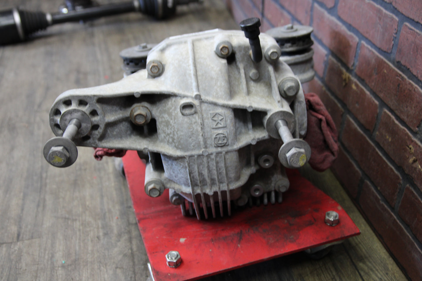 2015-23 Dodge Challenger 6.4 3.90 Rear LSD Carrier Differential w/ Axles & Hubs