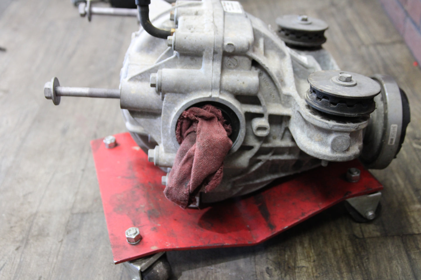 2015-23 Dodge Challenger 6.4 3.90 Rear LSD Carrier Differential w/ Axles & Hubs