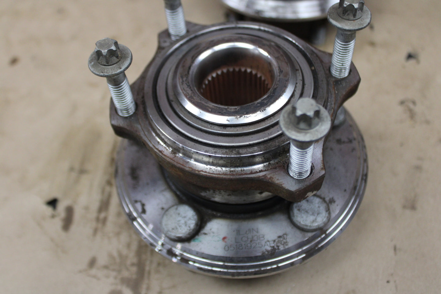 15-23 CHARGER CHALLENGER SCAT PACK SRT HELLCAT REAR WHEEL HUB BEARING PAIR OEM