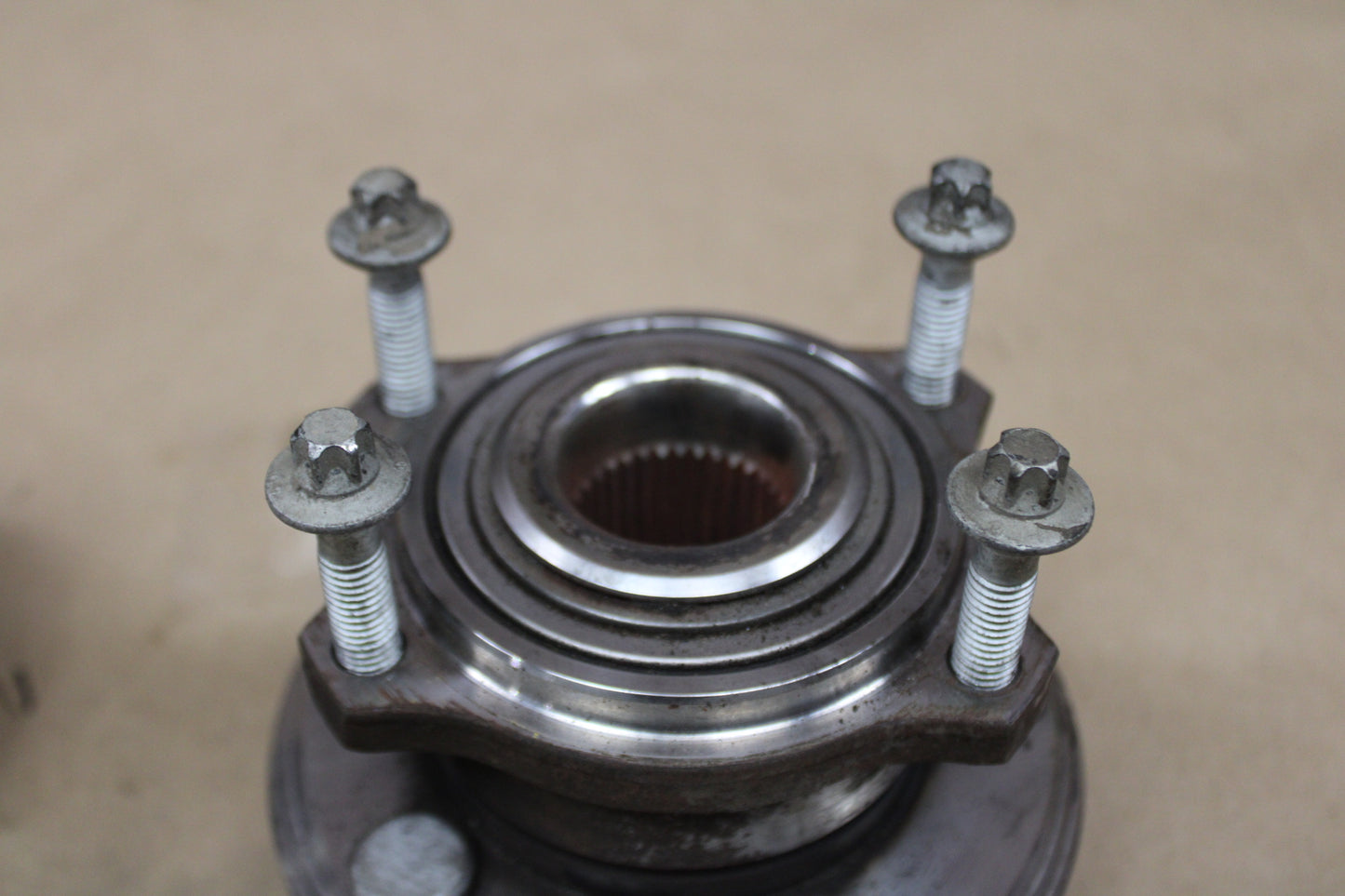15-23 CHARGER CHALLENGER SCAT PACK SRT HELLCAT REAR WHEEL HUB BEARING PAIR OEM