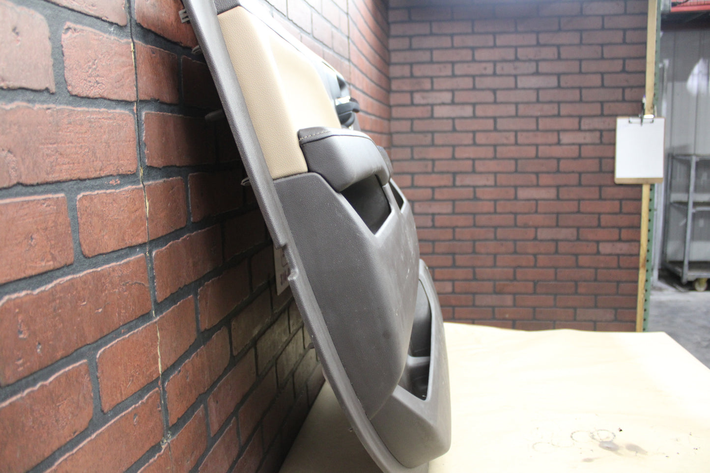 16-19 SIERRA SILVERADO CREW CAB DRIVER LH REAR INTERIOR DOOR PANEL OEM 84365049