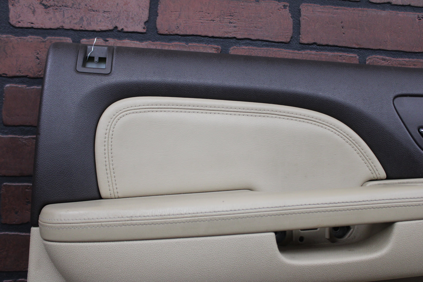 2007-2014 Yukon Denali Rear Driver LH Interior Door Trim Panel Assembly 15919734