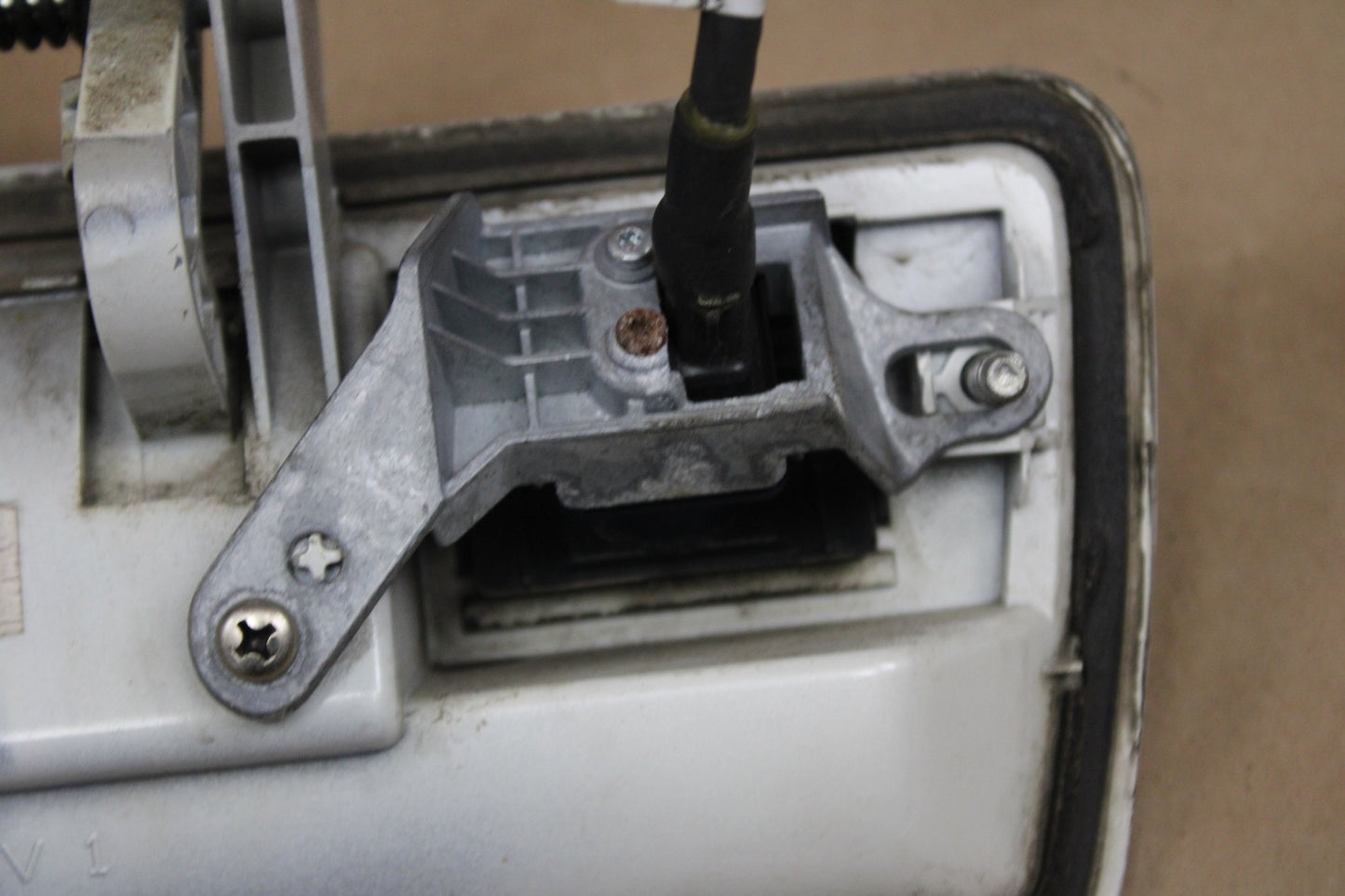 04-15 Nissan Armada Titan Tail Lid Gate Trunk Opener Switch Handle OEM