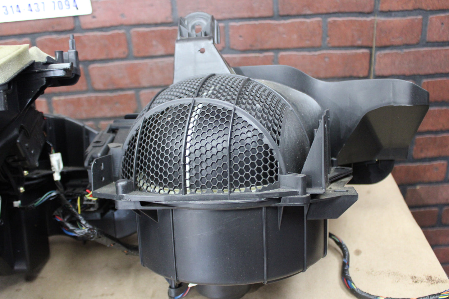 08-10 Dodge Charger SRT8 Auto Climate Control Blower & Distribution Housing Box