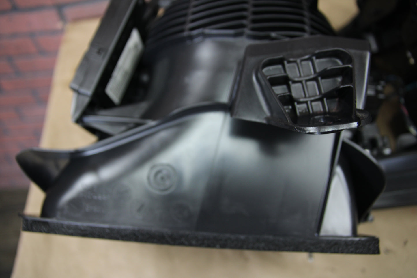 2014 - 2023 DODGE CHALLENGER DASH A/C HEATER CORE VENT HOUSING BOX 68340550AA