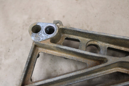 05-14 Dodge Challenger Charger Magnum 300 Transmission Crossmember 42RLE W5A580