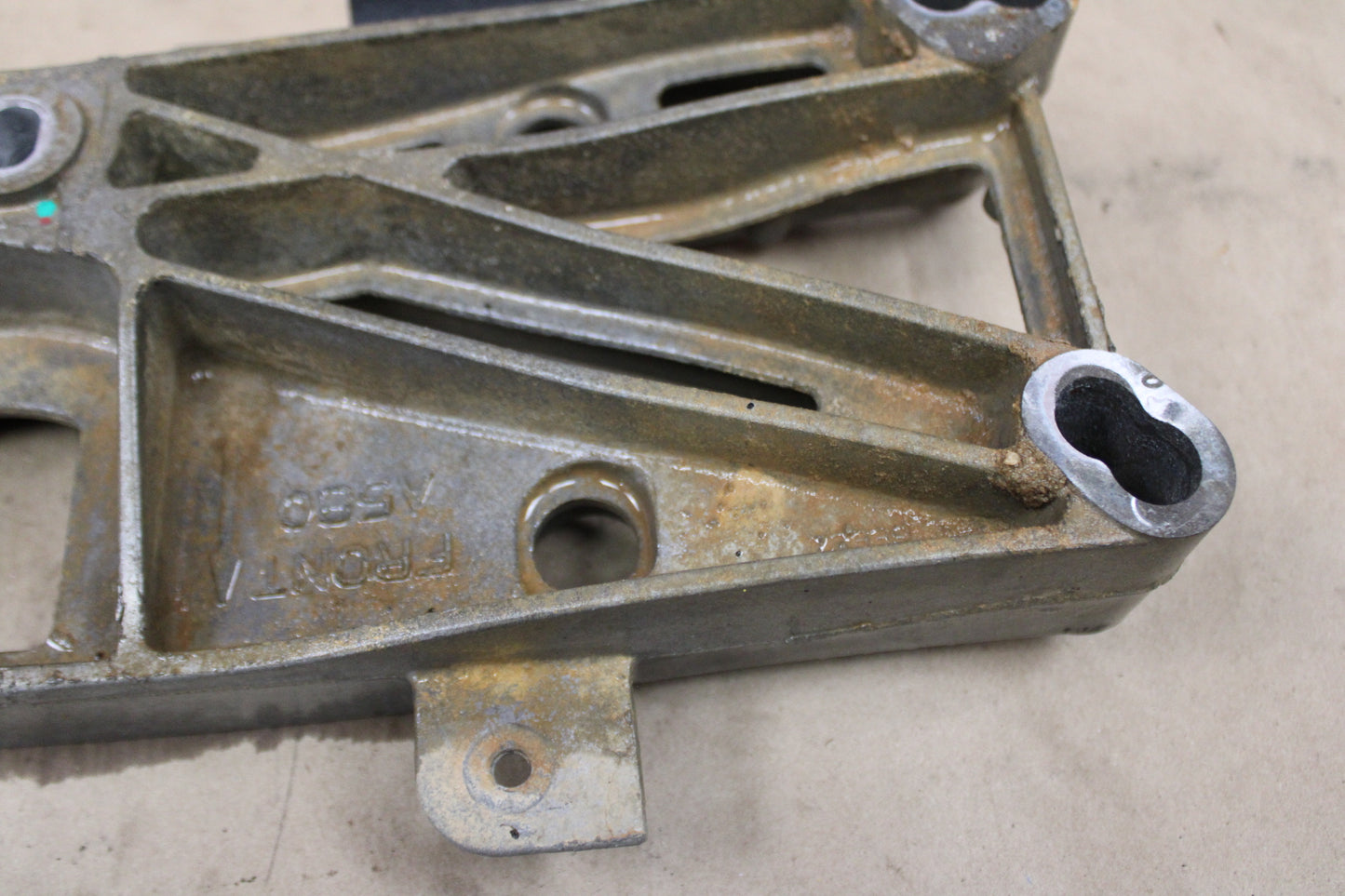 05-14 Dodge Challenger Charger Magnum 300 Transmission Crossmember 42RLE W5A580