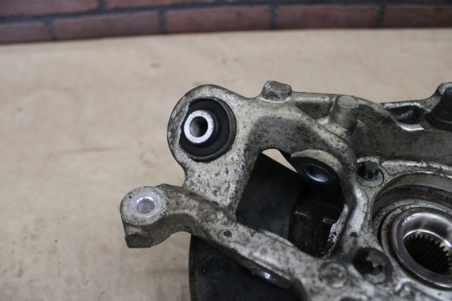 05-08 Dodge Charger Challenger Magnum 300 SRT8 6.1 Rear Knuckle Spindle Right