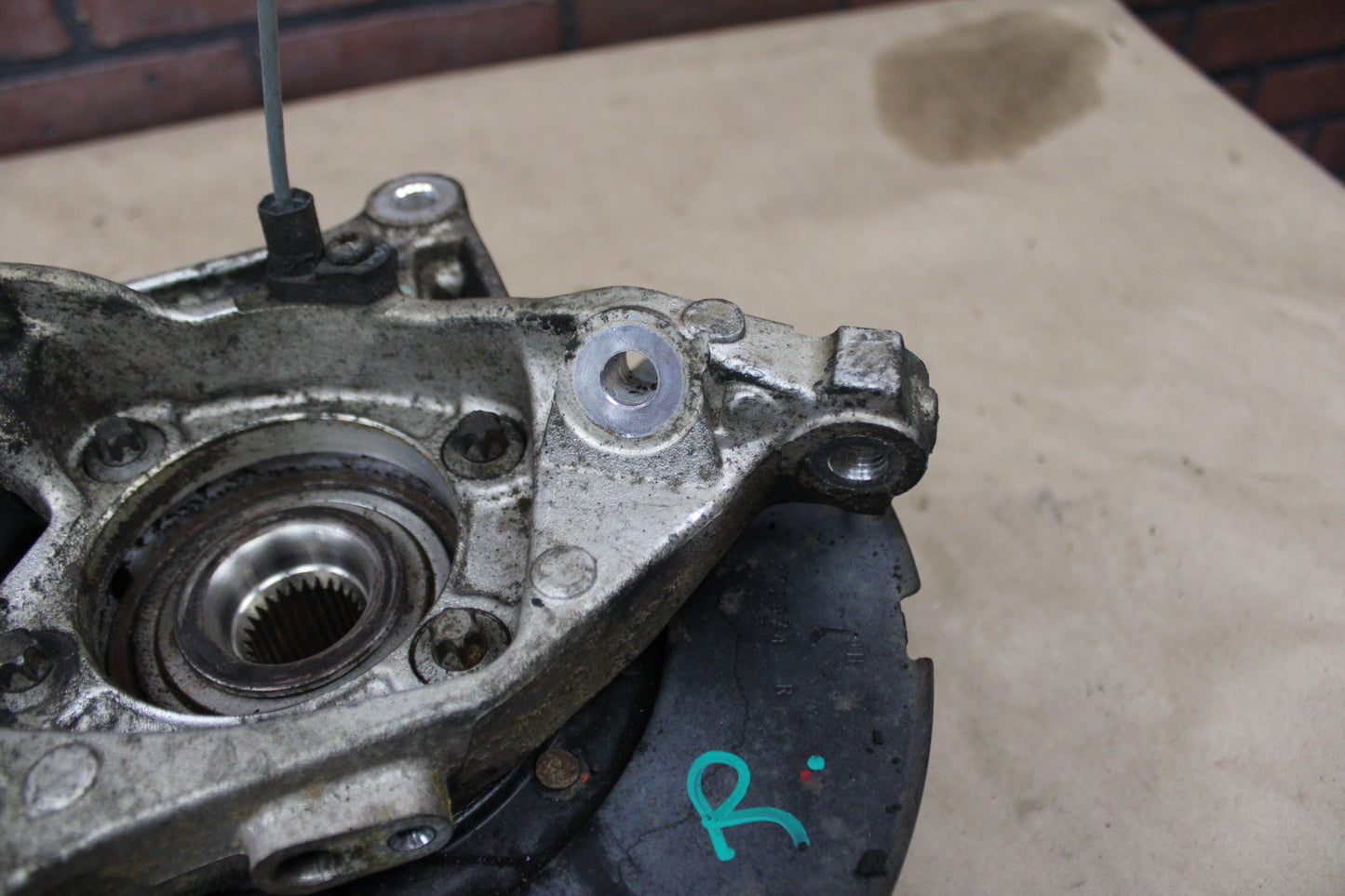 05-08 Dodge Charger Challenger Magnum 300 SRT8 6.1 Rear Knuckle Spindle Right