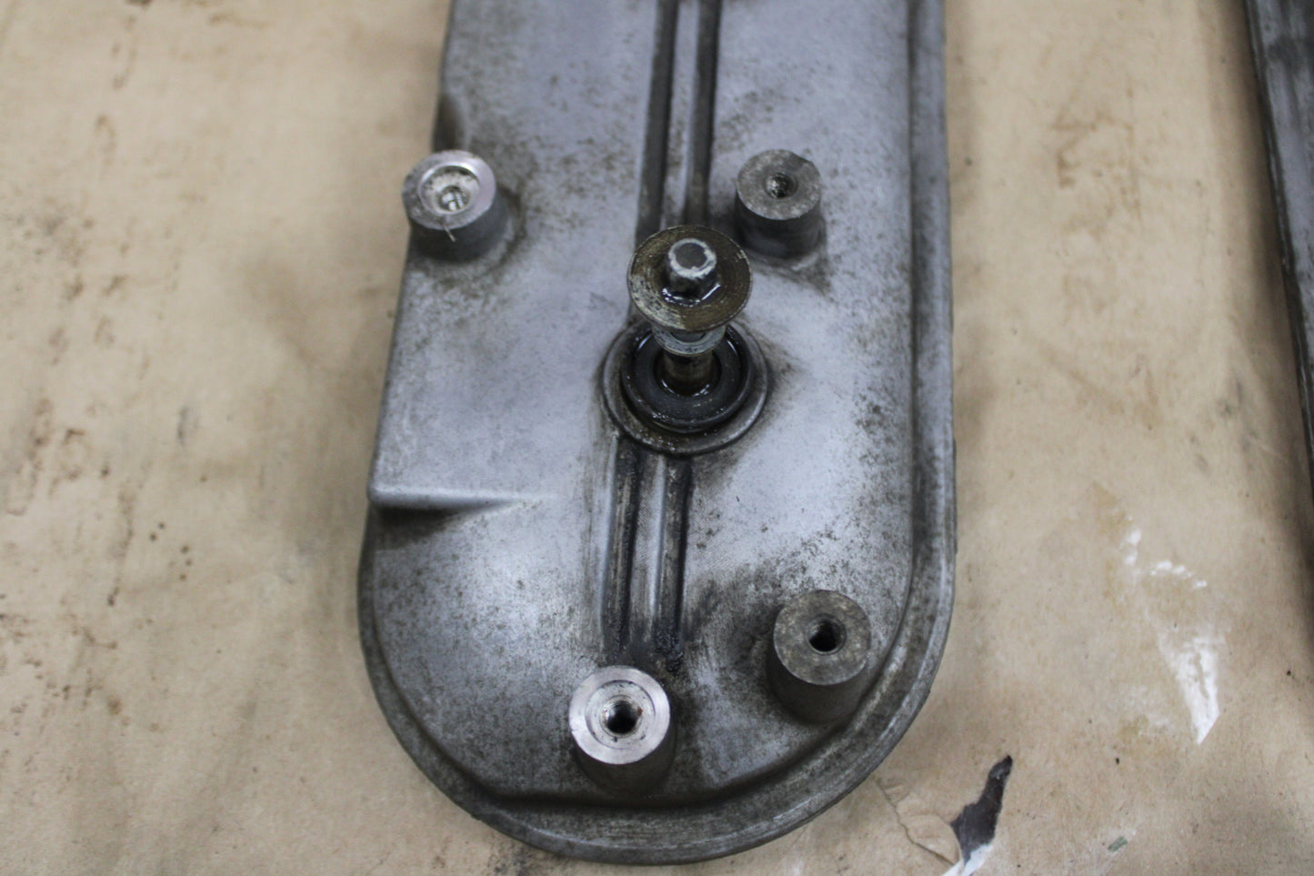 GM ENGINE SET VALVE COVER LEFT RIGHT 12611059 12611021 GM 6.2 V8 Small Block LS3