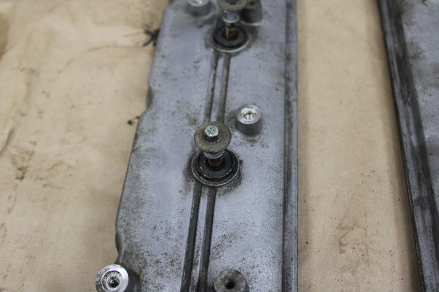 GM ENGINE SET VALVE COVER LEFT RIGHT 12611059 12611021 GM 6.2 V8 Small Block LS3