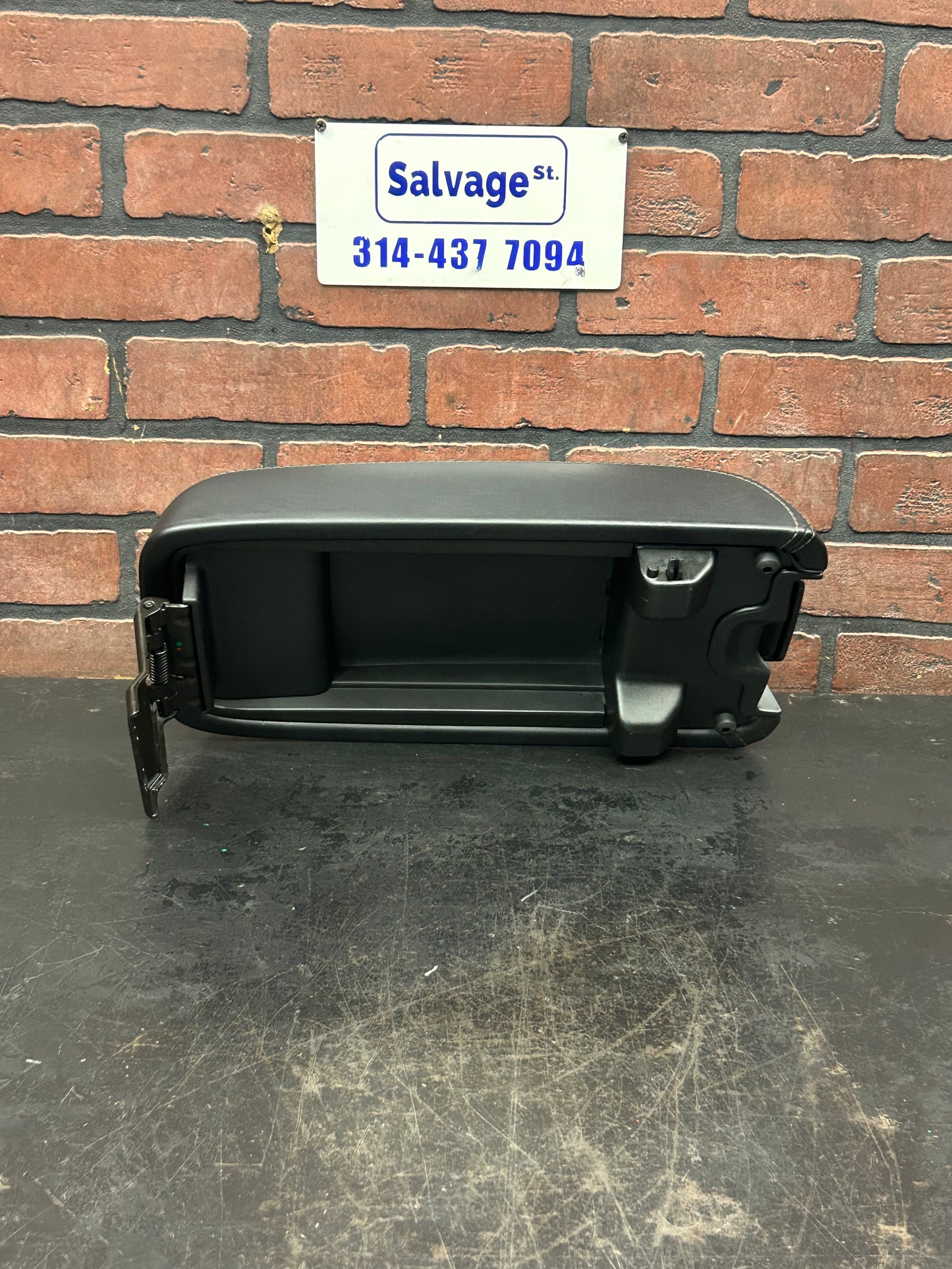 11-23 Dodge Charger Chrysler 300 Center Console Leather Black Armrest Lid OEM