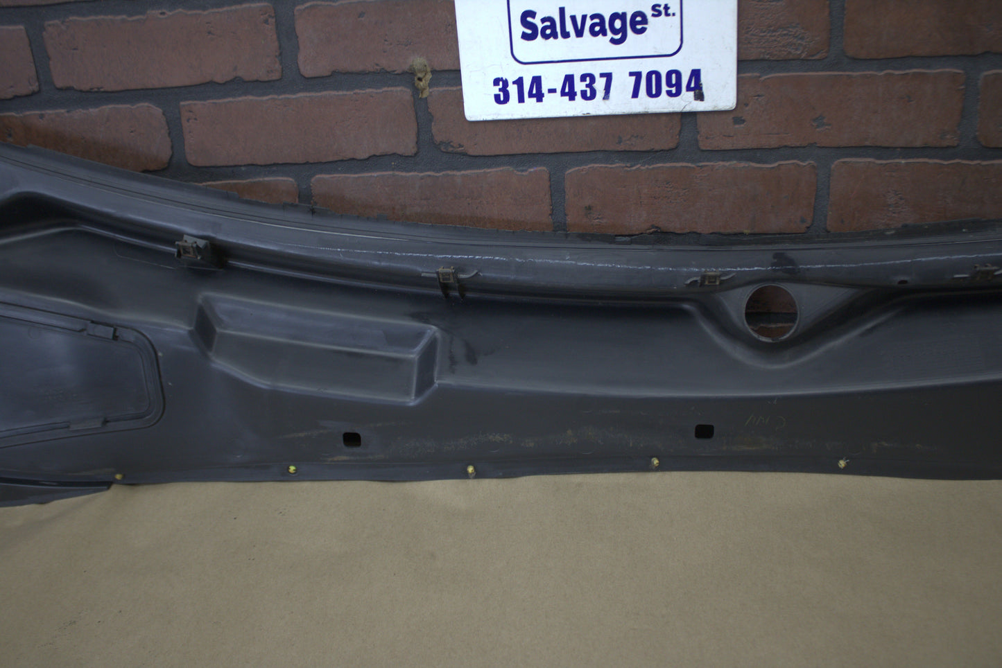 08-23 CHALLENGER SRT8 OEM EXTERIOR WINDSHIELD WIPER COWL TRIM PANEL 05028757AD