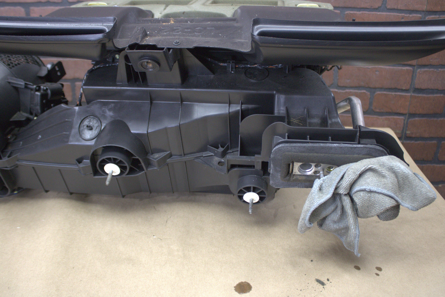 2008-2014 Dodge Challenger SRT8 HVAC Core Housing Box & Blower Fan Assembly OEM