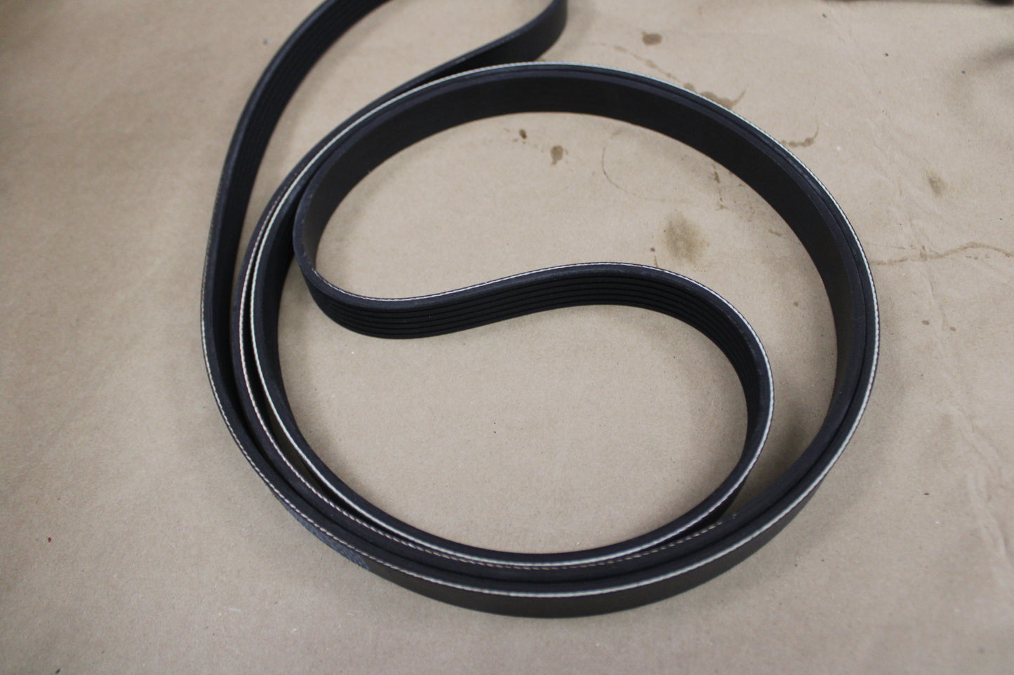 2009-2014 Gates 90K-39083A Accessory Drive Belt Kit Tensioner Idler 2 Belts Set