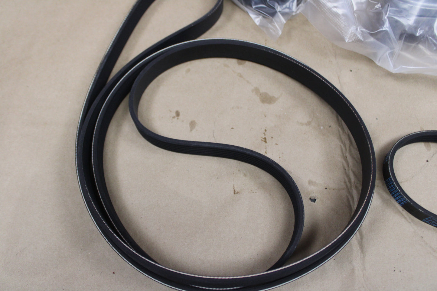 2009-2014 Gates 90K-39083A Accessory Belt Drive Set Tensioner Idler 2 Belts Kit