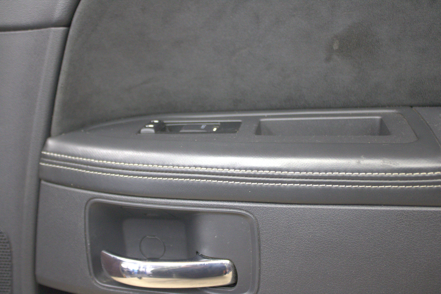 2008-2014 Dodge Challenger Front Passenger Right Side Interior Door Panel Black