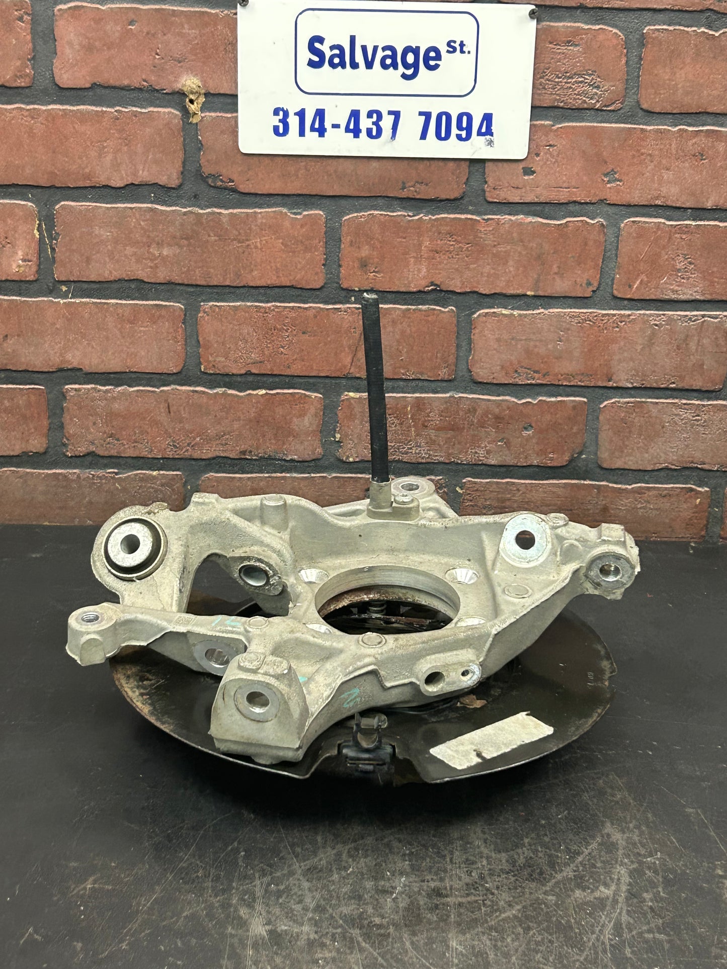 15-23 Dodge Charger Challenger 392 Scat SRT Rear Passenger RH Spindle Knuckle