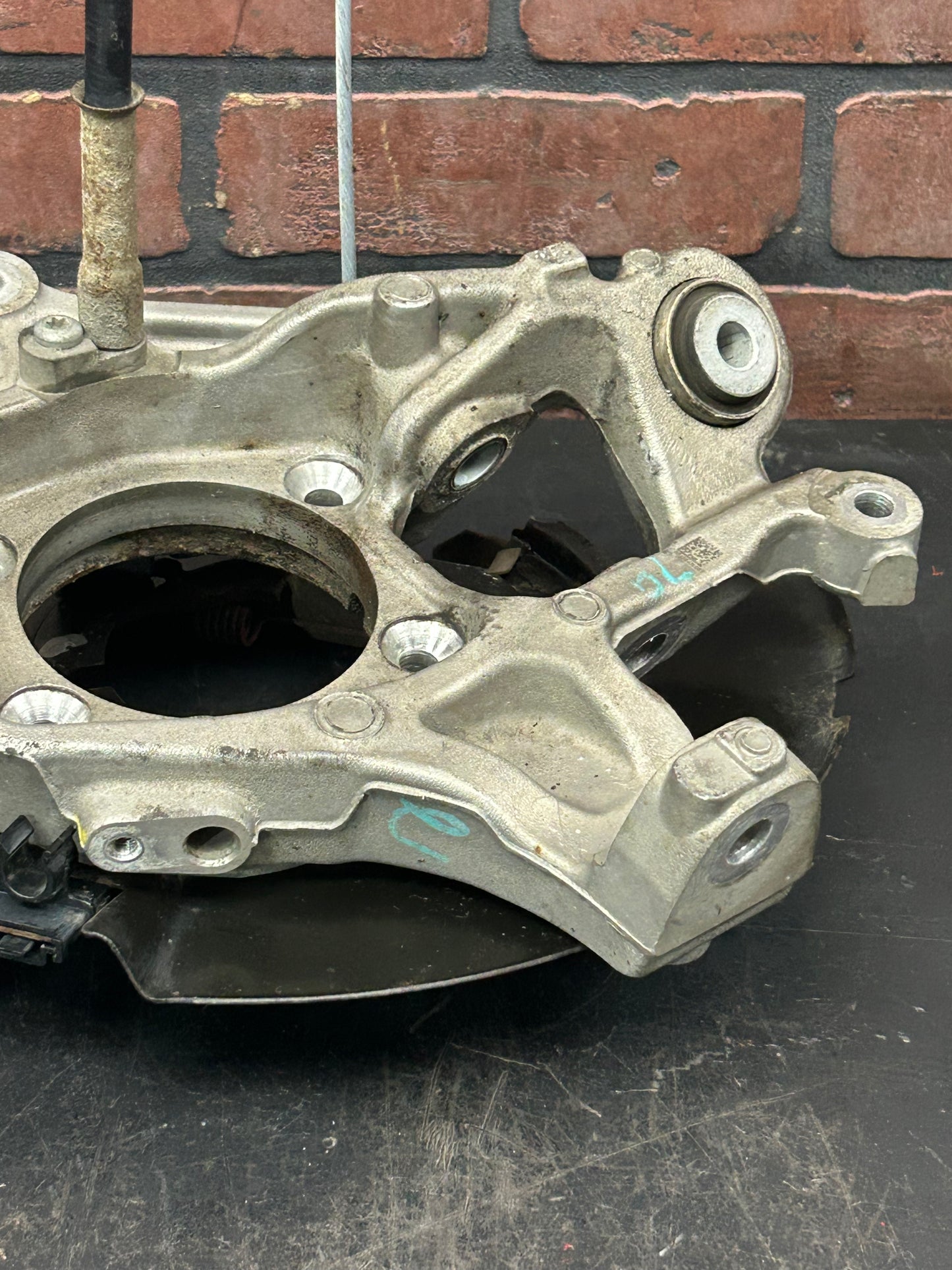 15-23 Dodge Charger Challenger 392 Scat SRT Rear Driver LH Spindle Knuckle OEM