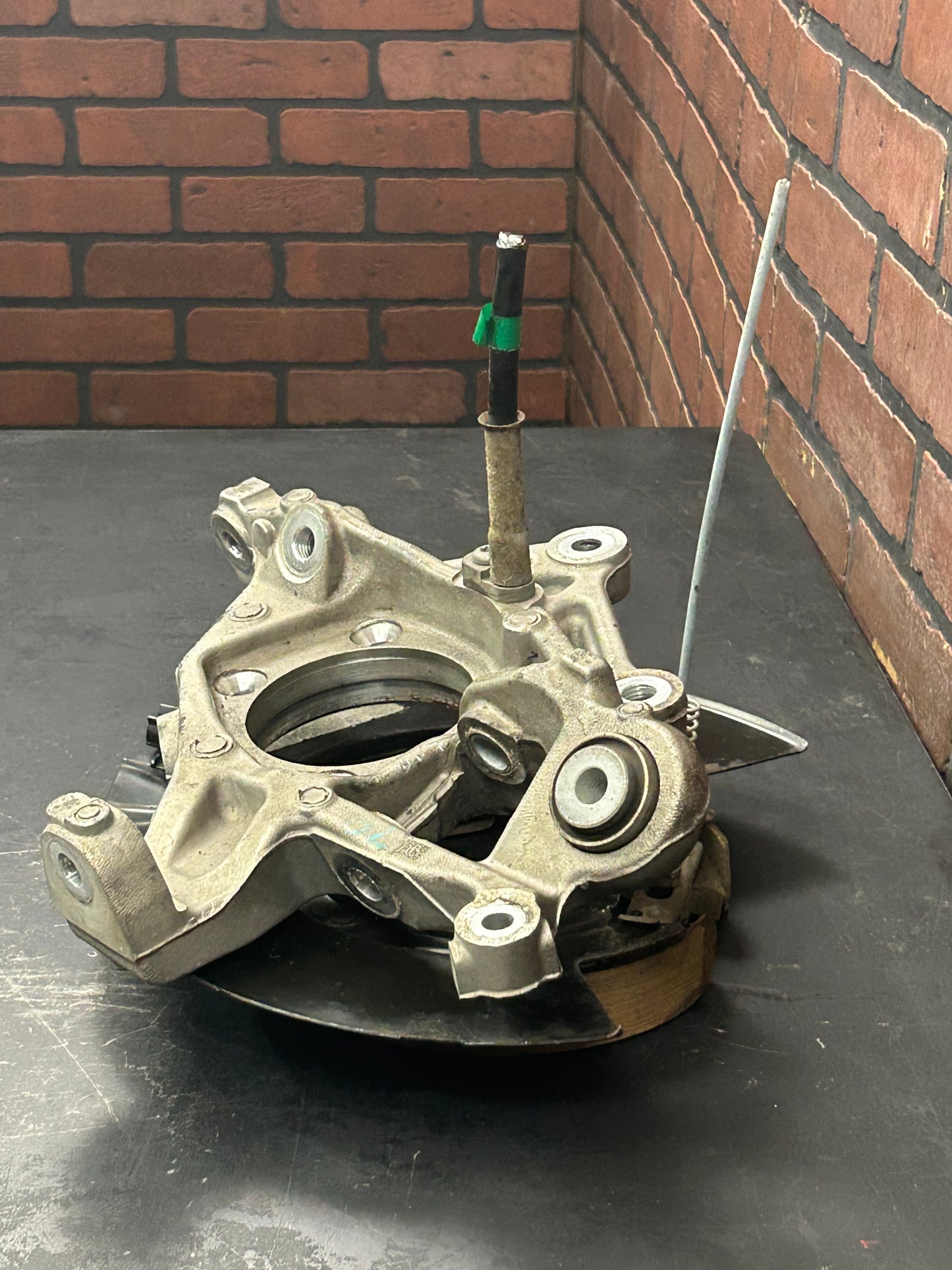 15-23 Dodge Charger Challenger 392 Scat SRT Rear Driver LH Spindle Knuckle OEM