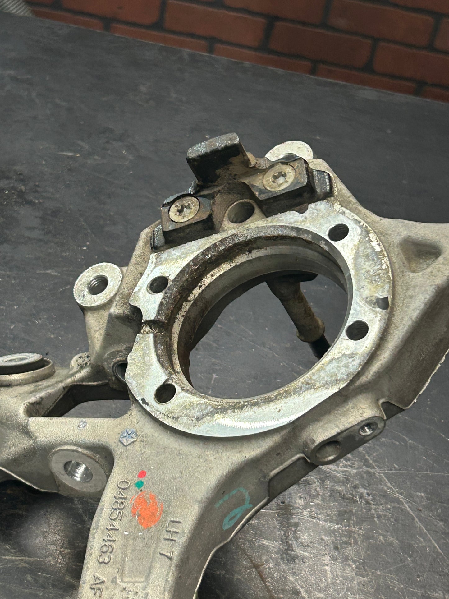 15-23 Dodge Charger Challenger 392 Scat SRT Rear Driver LH Spindle Knuckle OEM