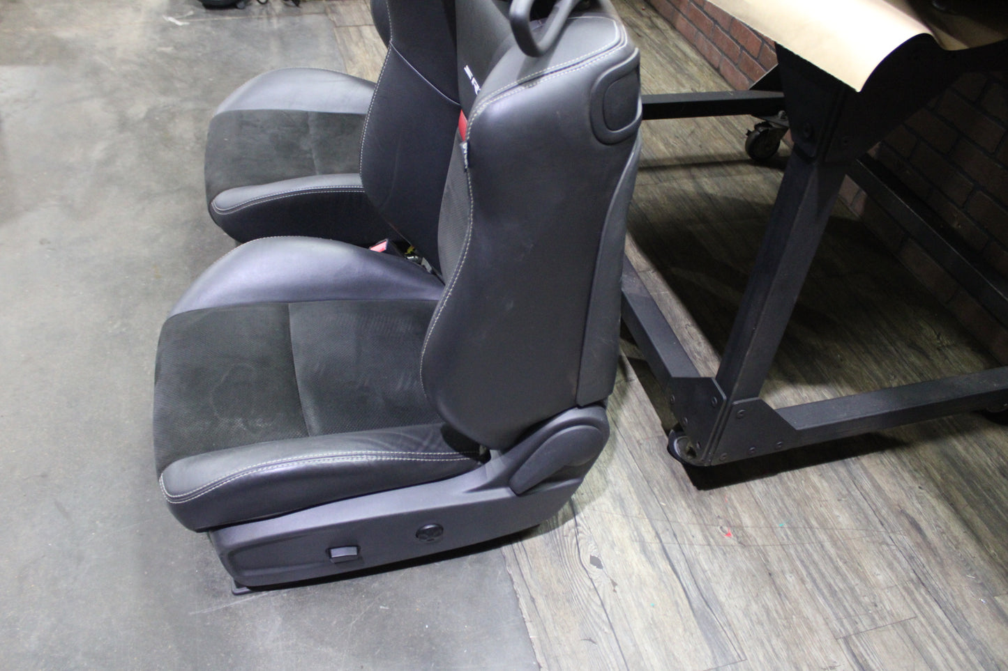 2008-2014 Dodge Challenger SRT8 Full Complete Front Rear Seat Set Leather OEM