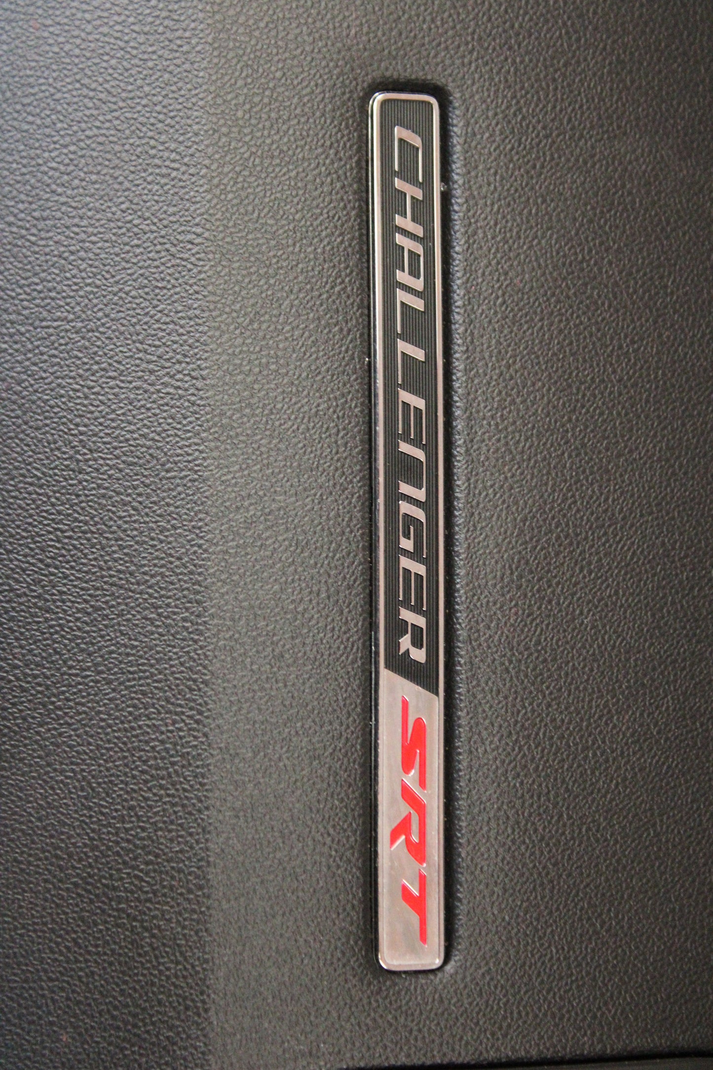 09 2009 DODGE CHALLENGER SRT8 DASH BOARD INSTRUMENT PANEL BLACK LEATHER OEM