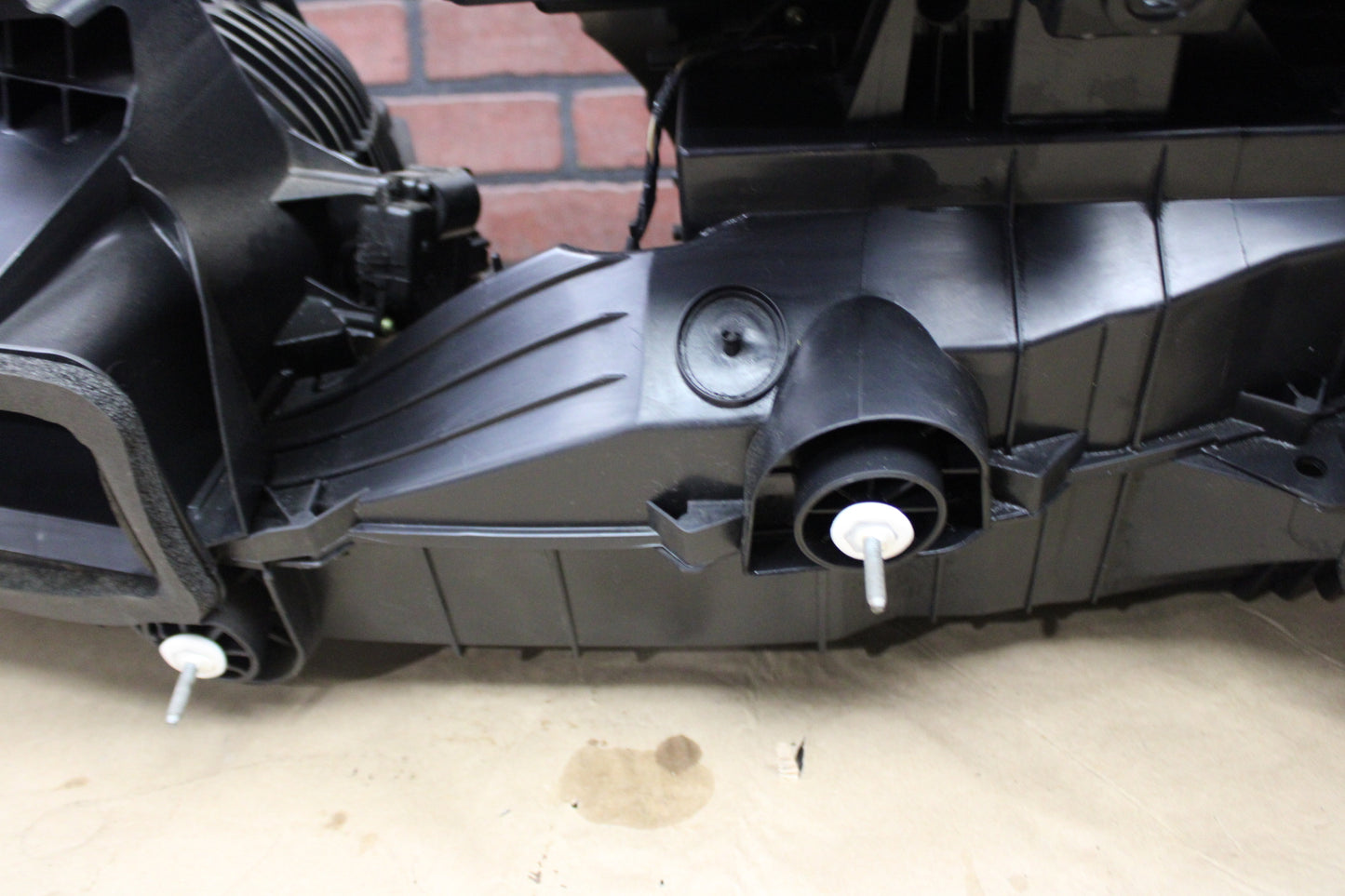 2011-2013 Dodge Challenger SRT8 HVAC Distribution Blower Heater Core Housing