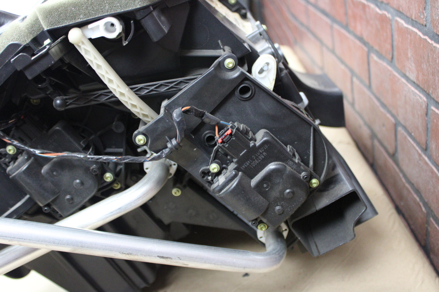 2011-2013 Dodge Challenger SRT8 HVAC Distribution Blower Heater Core Housing