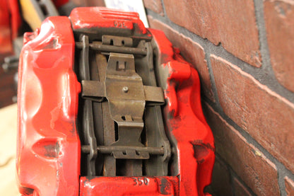 05-10 CHARGER CHALLENGER 300 SRT8 OEM FRONT SPINDLE KNUCKLE BREMBO ROTOR SET