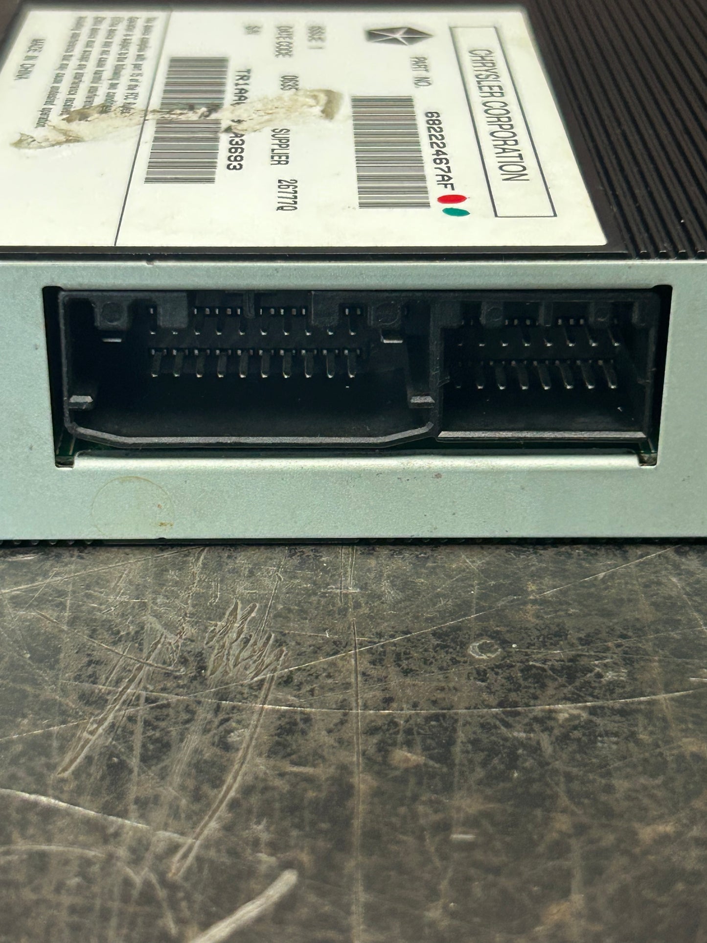 15-16 Challenger Charger 300 276 Watt Radio Stereo Amplifier Amp 68222467AF