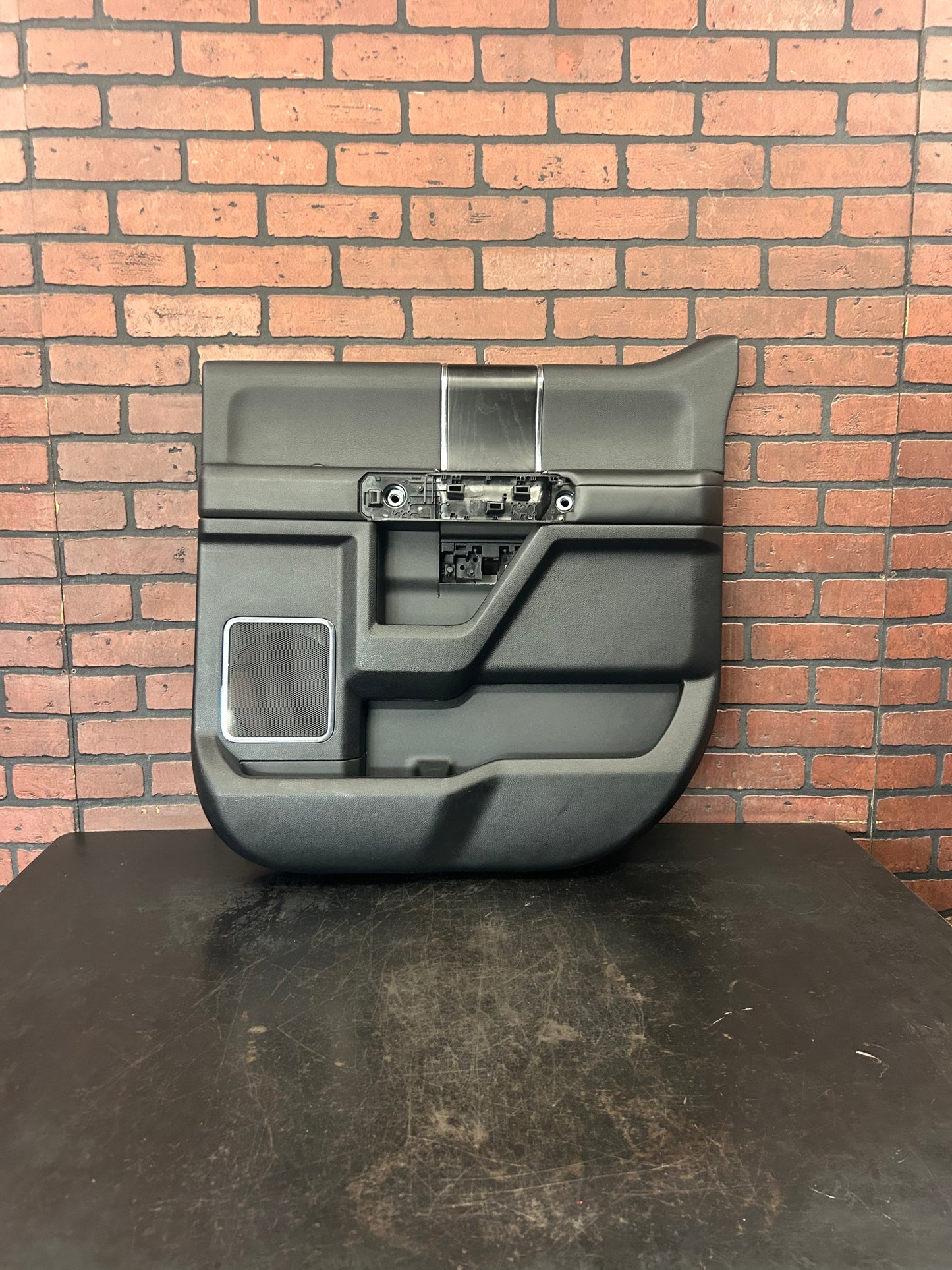 15 FORD F150 PLATINUM CREW INTERIOR DOOR TRIM PANEL REAR RIGHT PASSENGER BLACK