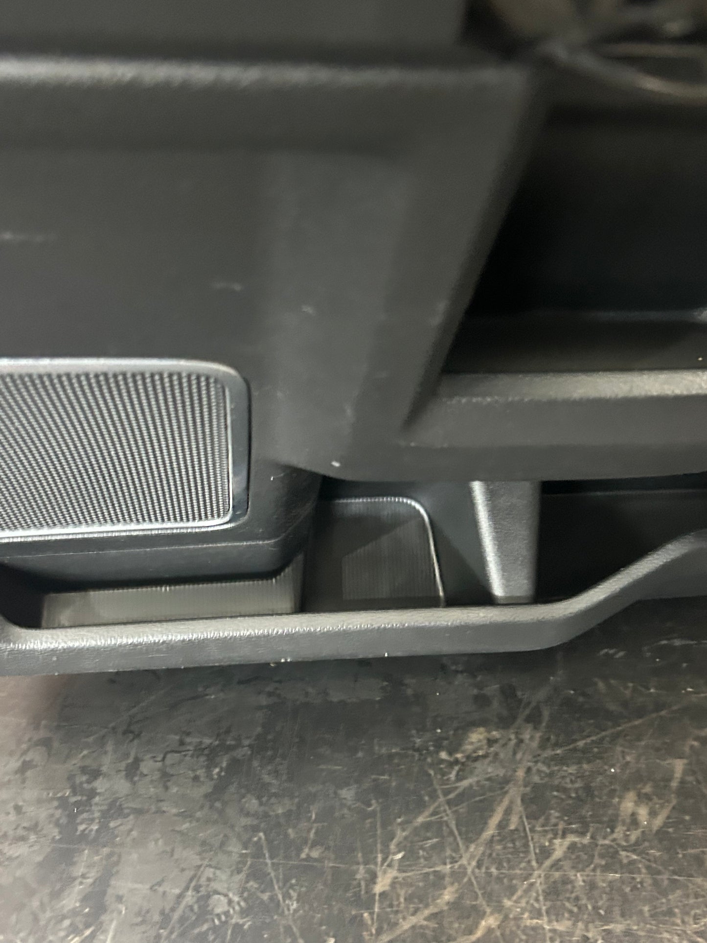 15 FORD F150 PLATINUM CREW INTERIOR DOOR TRIM PANEL REAR RIGHT PASSENGER BLACK