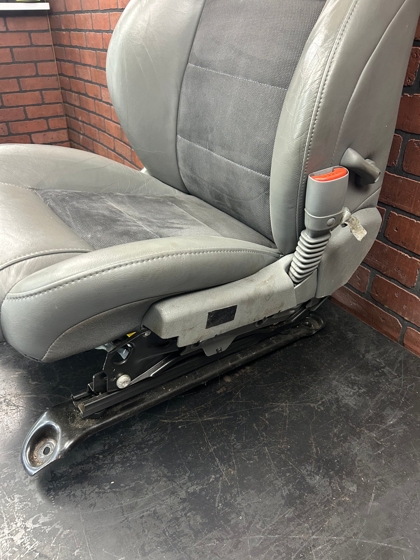 2005-2010 Jeep Grand Cherokee SRT8 Front Passenger RH Seat Bucket Leather