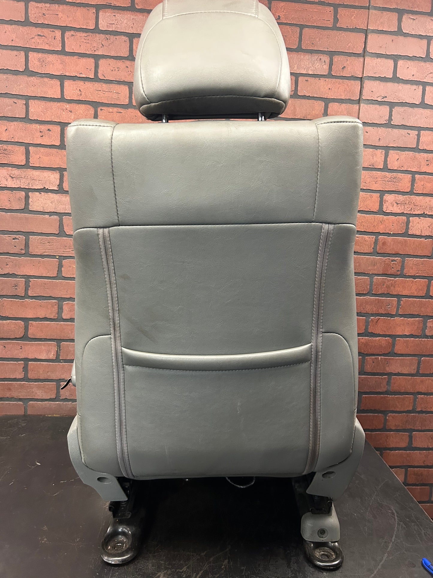 2005-2010 Jeep Grand Cherokee SRT8 Front Passenger RH Seat Bucket Leather