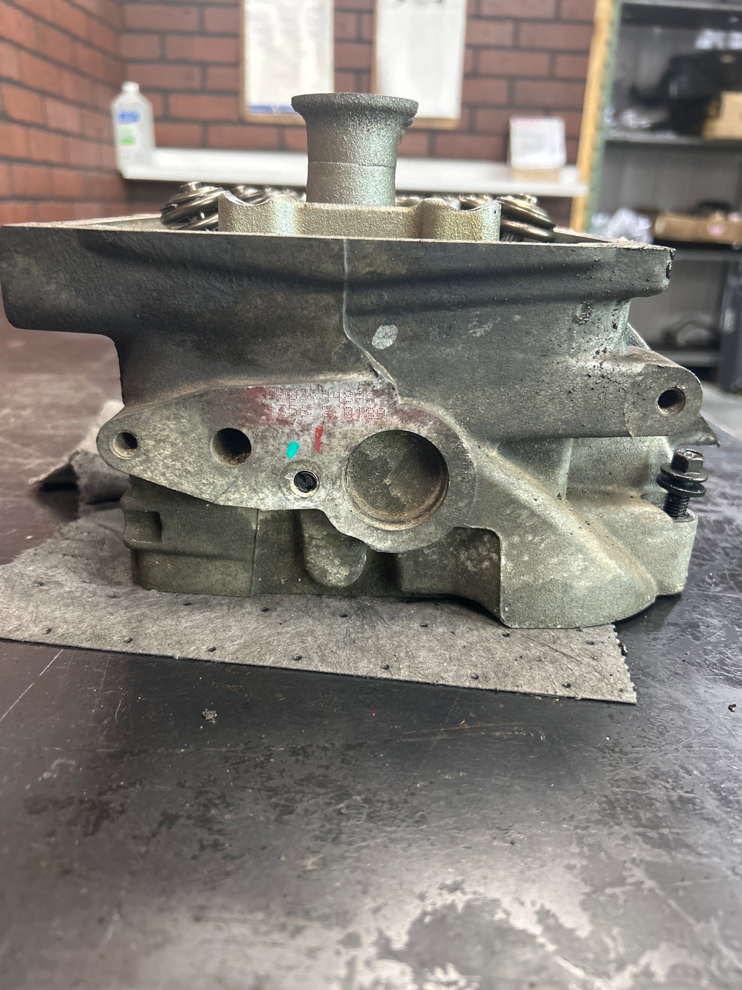 06-10 Dodge Jeep 6.1l Hemi SRT8 OEM Passenger Right Side Cylinder Head