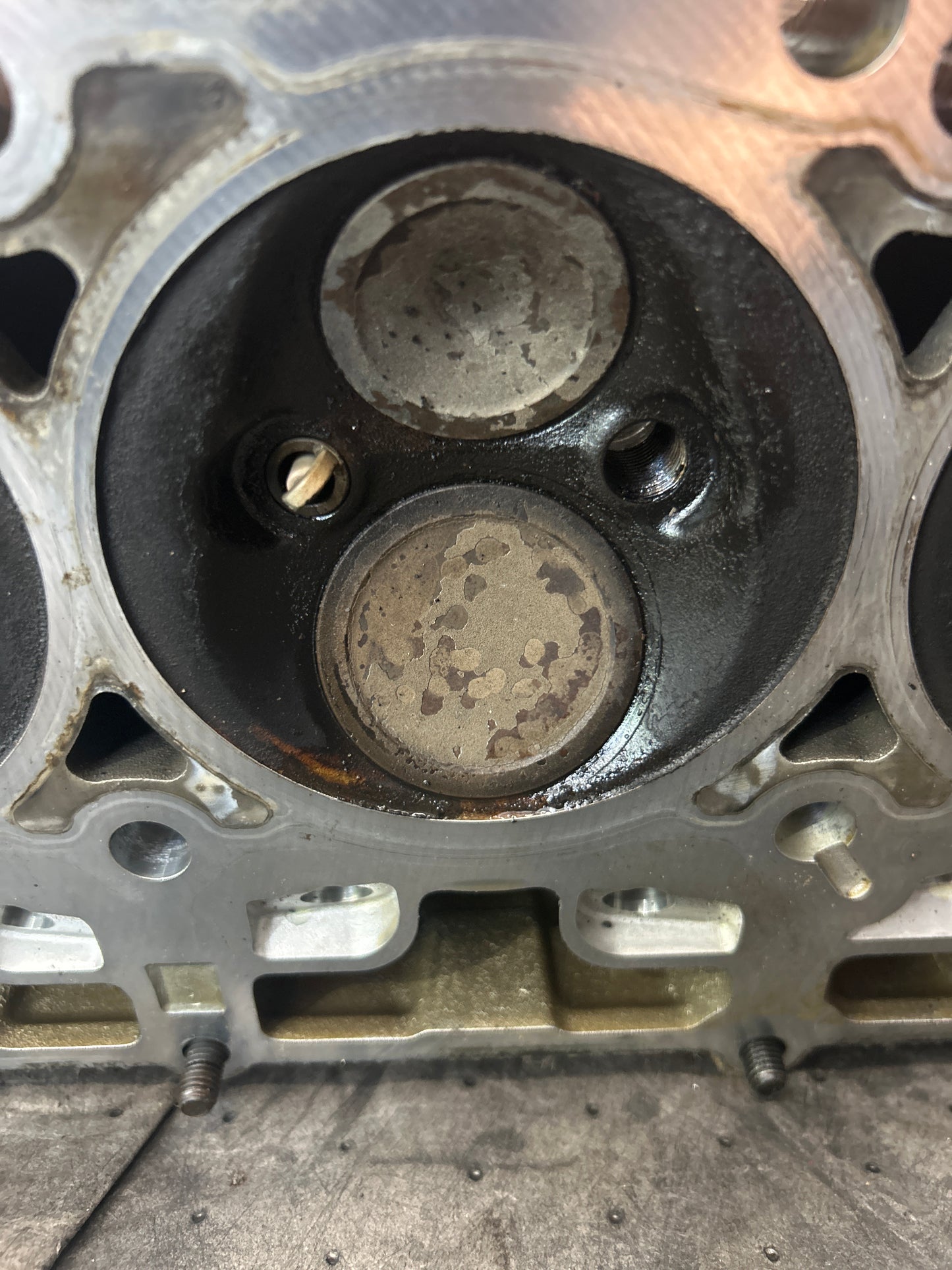 06-10 Dodge Jeep 6.1l Hemi SRT8 OEM Passenger Right Side Cylinder Head