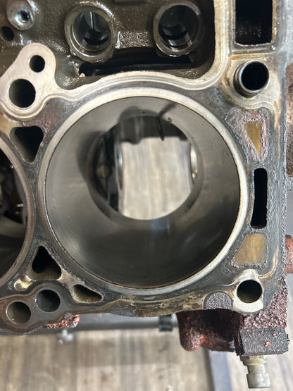 2005-2010 Jeep Dodge Chrysler SRT8 6.1L Engine Cylinder Block Bare Block OEM