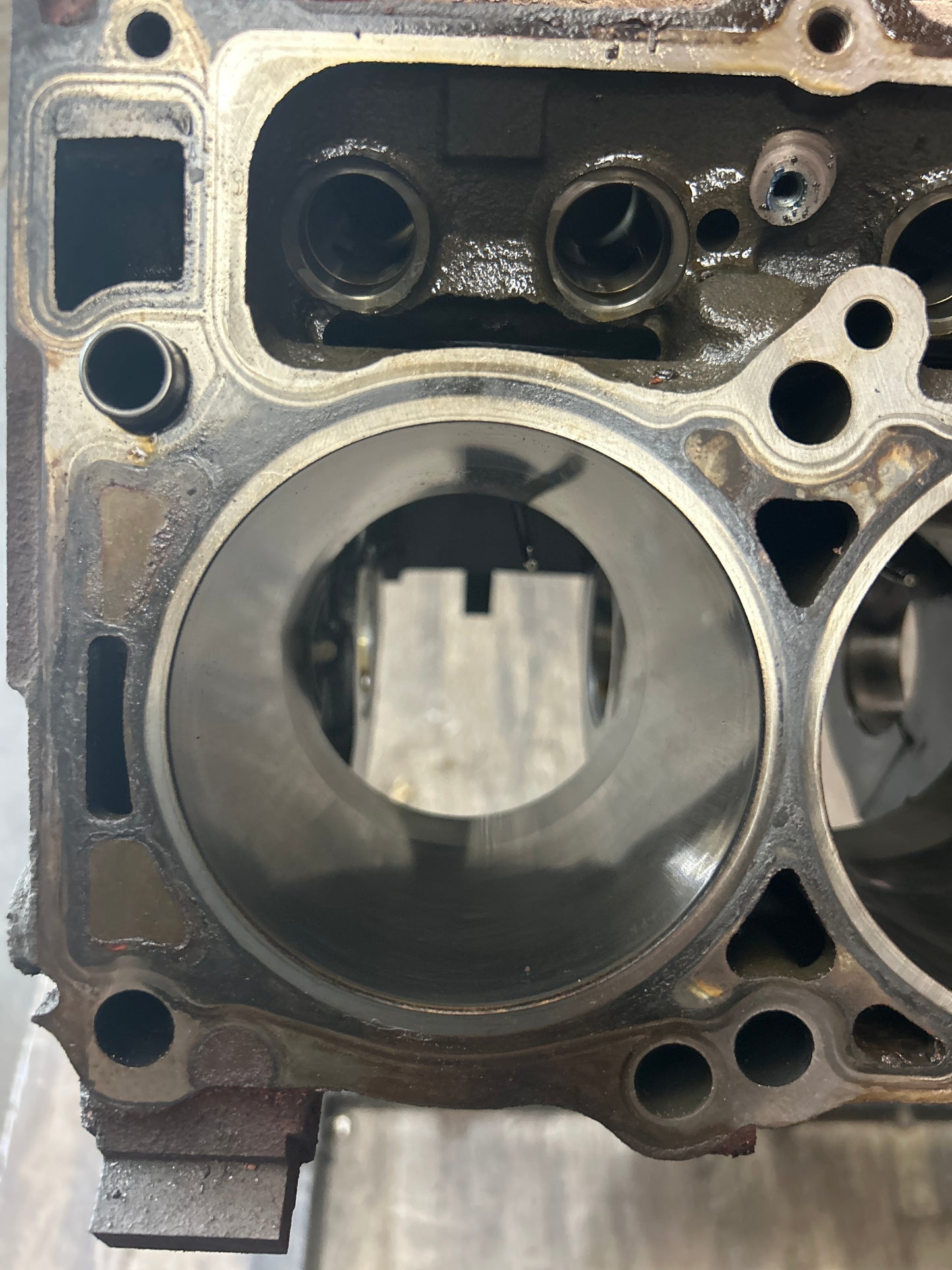 2005-2010 Jeep Dodge Chrysler SRT8 6.1L Engine Cylinder Block Bare Block OEM