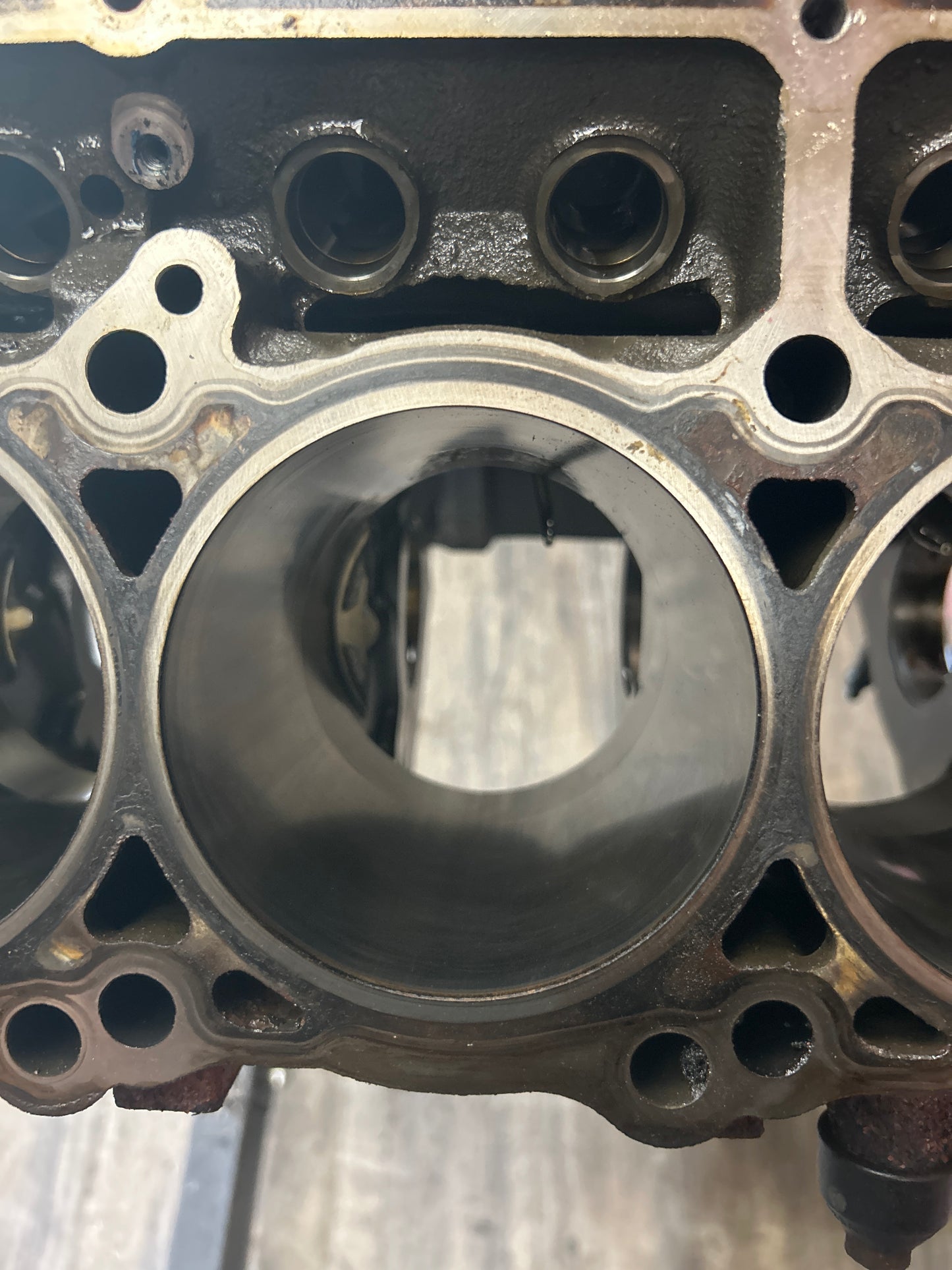 2005-2010 Jeep Dodge Chrysler SRT8 6.1L Engine Cylinder Block Bare Block OEM