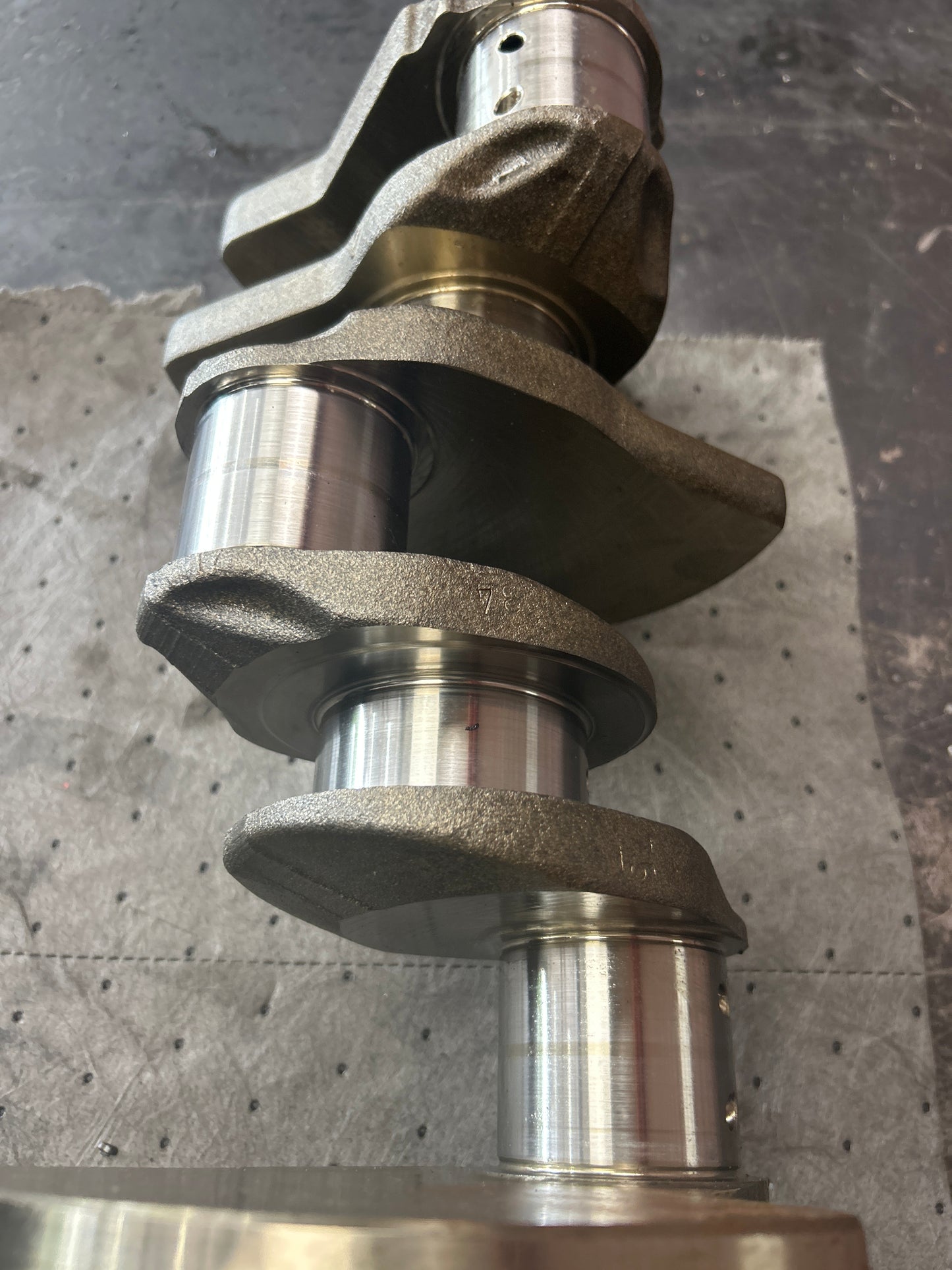 05-10 Chrysler Dodge Jeep SRT8 6.1L Gen 3 HEMI Engine Crankshaft Crank OEM
